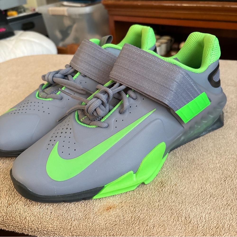 Size 10 - Nike Savaleos Weightlifting Shoes  CV5708-401 Men's